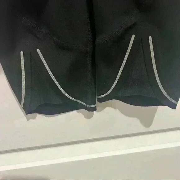 Athleta Black Capris Cropped Athletic Pants Zip Pocket Womens Size Small - Picture 4 of 9